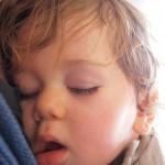 10 conseils pour voyager en avion avec des enfants (par Skyscanner)