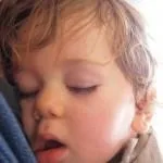 10 conseils pour voyager en avion avec des enfants (par Skyscanner)