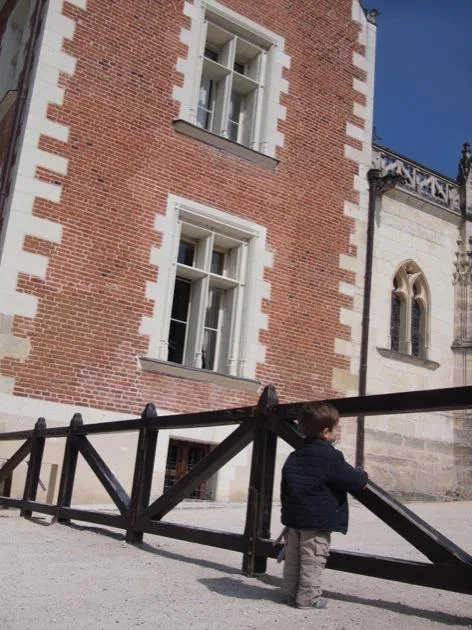Promenade en famille à côté du Château du Clos Lucé