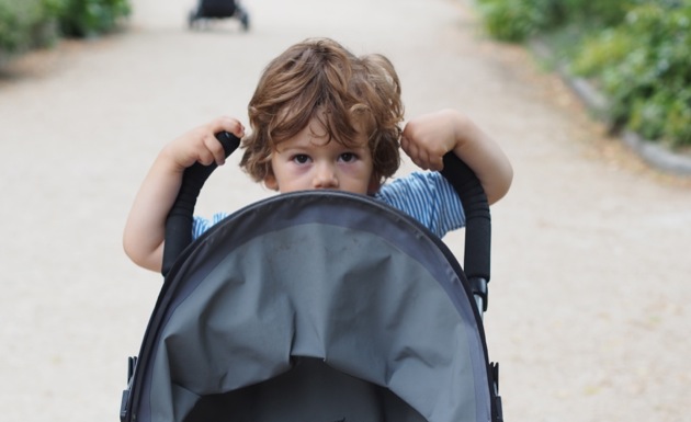 Balade en poussette avec le Buggy Board Maxi