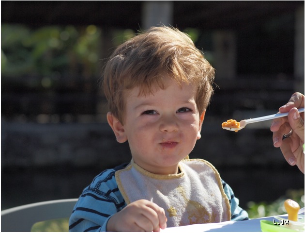 Au resto avec de jeunes enfants