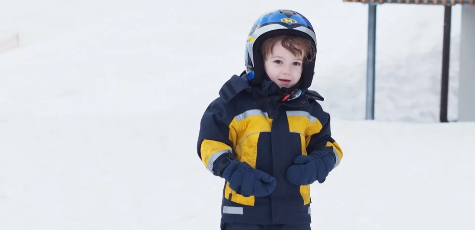 skier avec de jeunes enfants
