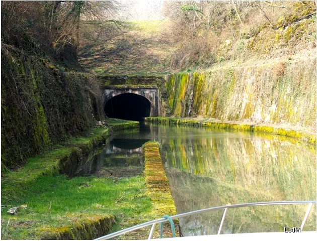 entree_tunnel