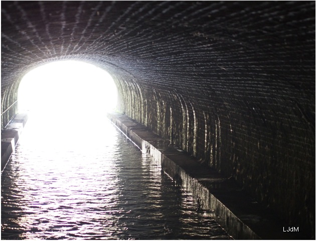Notre croisière fluviale en Bourgogne: entre tunnels et écluses