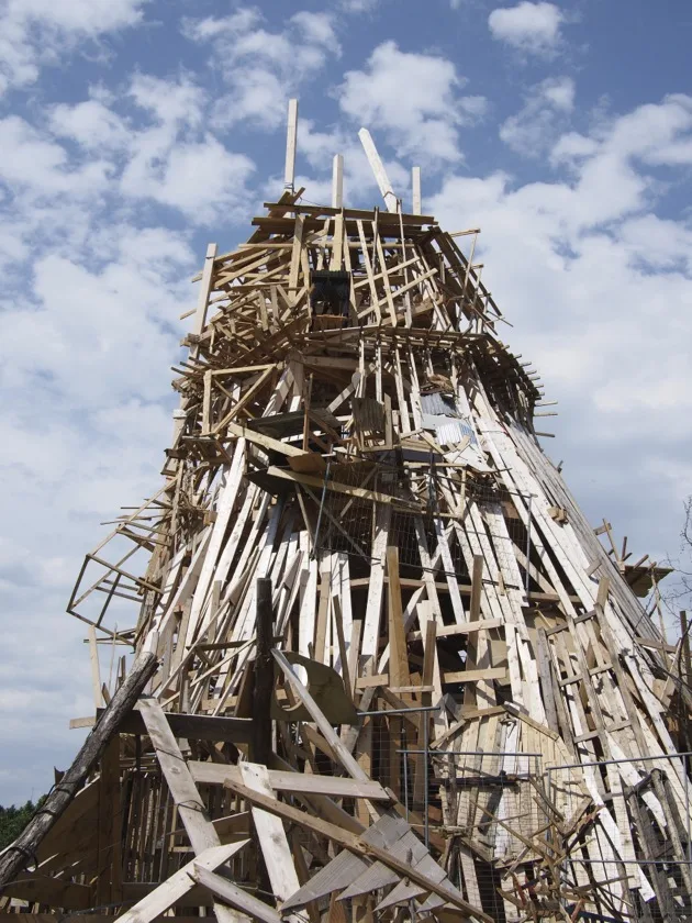 L'artiste japonais Kawamata à La Villette