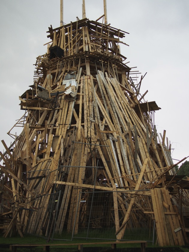 L'artiste japonais Kawamata à La Villette