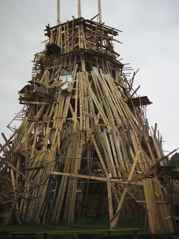 L'artiste japonais Kawamata à La Villette