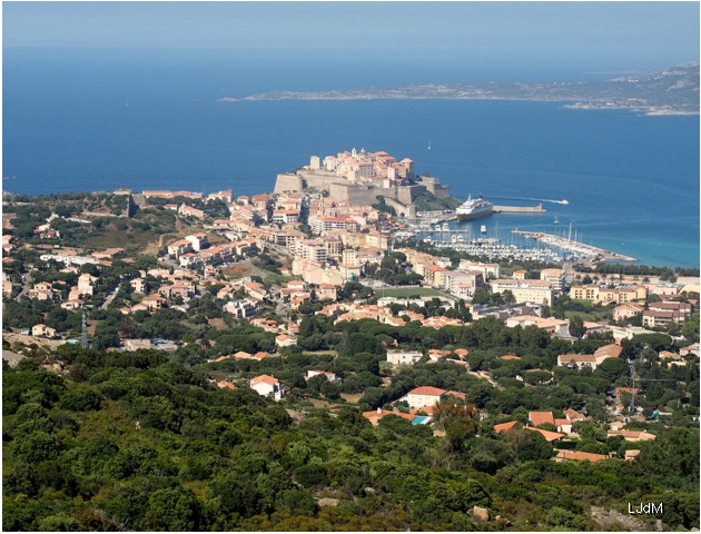 vue_loin_calvi