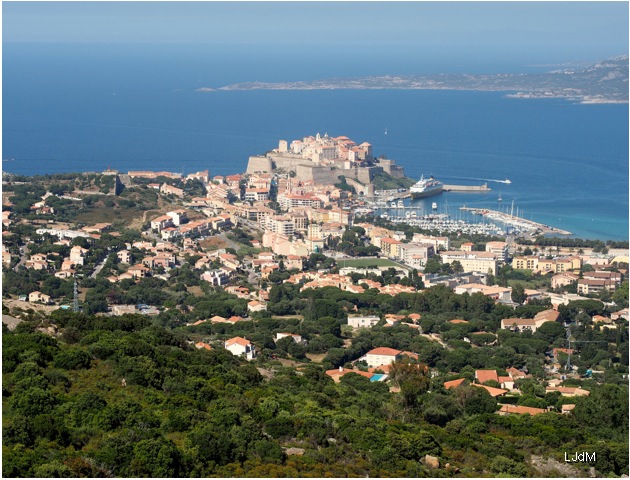 Le charme de Calvi : sa baie, son port, sa citadelle