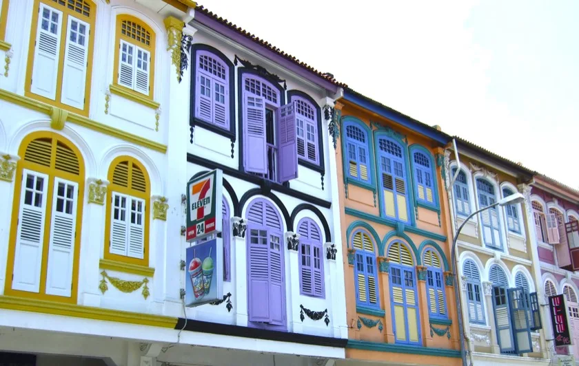 Boutiques Peranakan colorées à Singapour