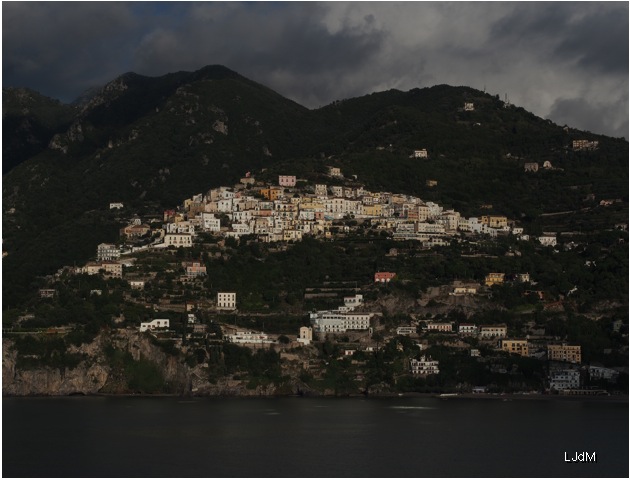 cote_by_night