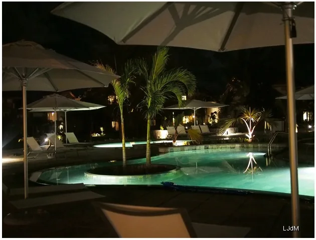 piscine_night