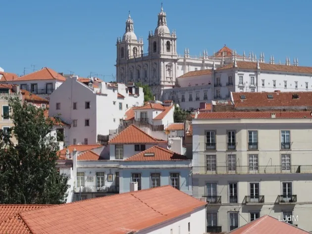 Vue panoramique sur les toits de Lisbonne