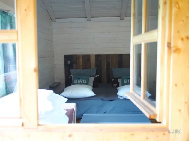 Chambre dans une petite cabane en bois à Echologia