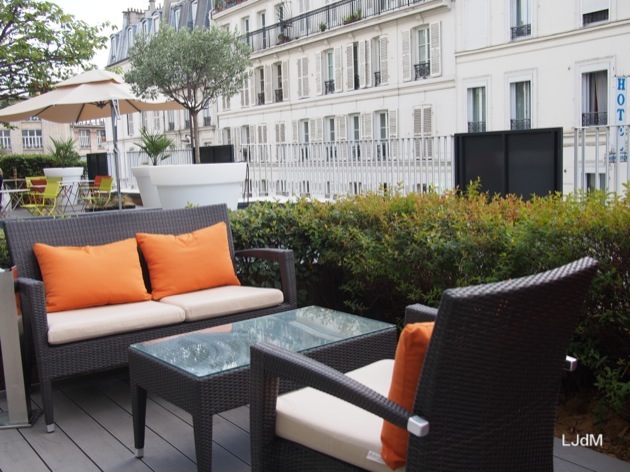 Apéro en famille sur la terrasse du Mercure Paris Montmartre Sacré coeur