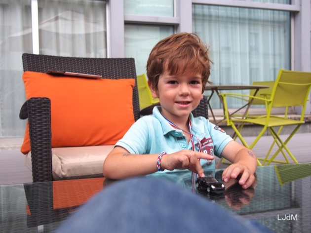 Apéro en famille sur la terrasse du Mercure Paris Montmartre Sacré coeur