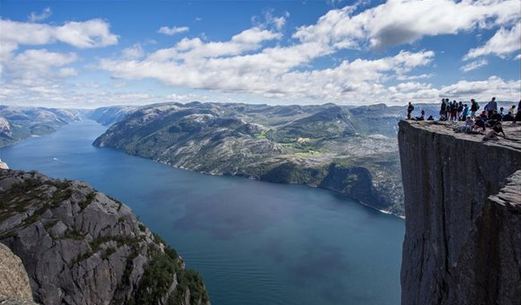 Preikestolen 1-2