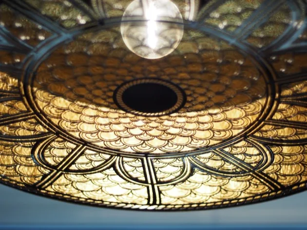 Plafond en vitraux décoratifs de l'hôtel Trianon Palace