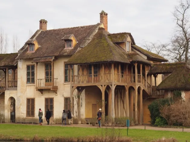 Grande maison rustique au Hameau de la Reine