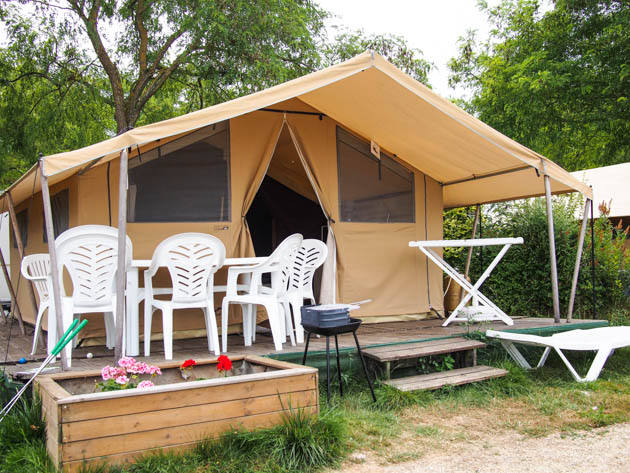 dormir en tente lodge