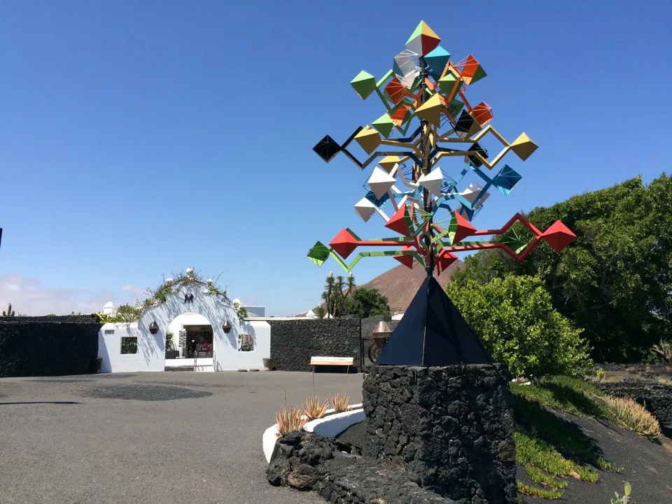 Sculpture cinétique à la Fondation César Manrique