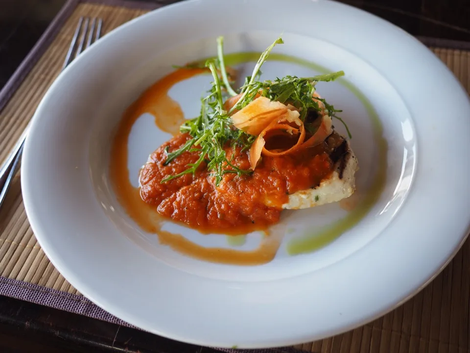Plat caribéen servi en Guadeloupe