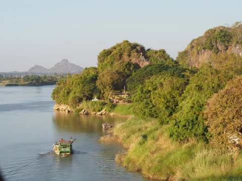 Hpa-An : des Buddhas, des grottes et des chauves-souris !