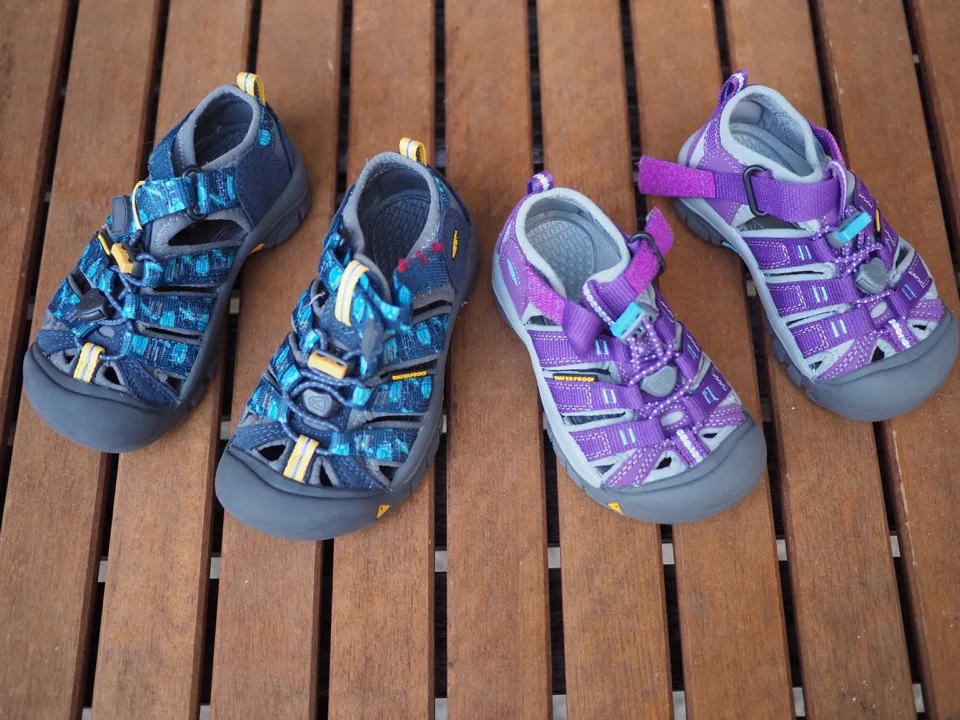 chaussures enfants pour Tour du Monde