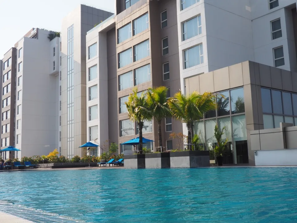 Novotel Yangon Max und sein Swimmingpool