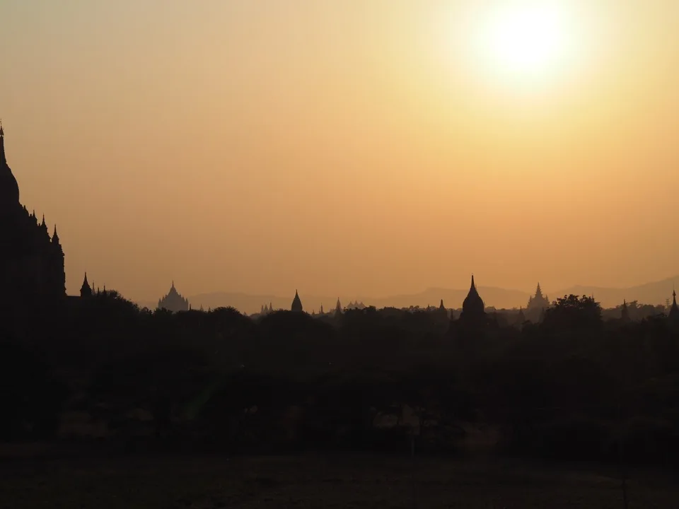 sunset-Shwe-Leik-Too