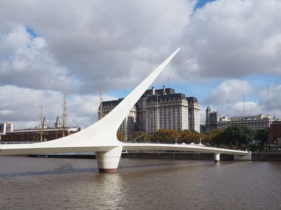 Puente de la Mujer in Puerto Madero