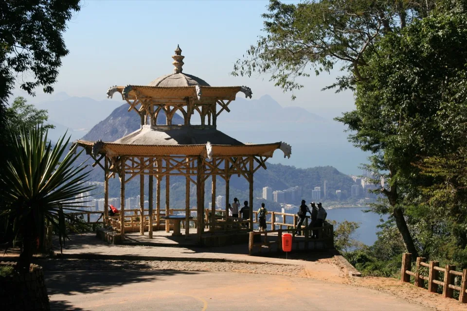 Pavillon Chinese View surplombant Rio de Janeiro
