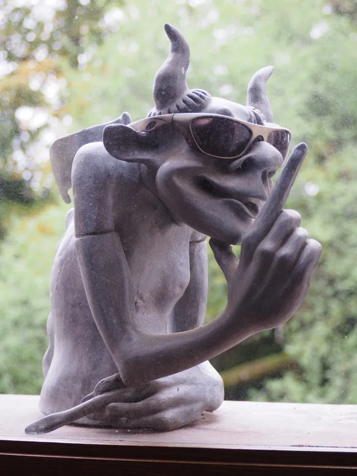 Sculpture à cornes fantaisiste au Château du Rivau
