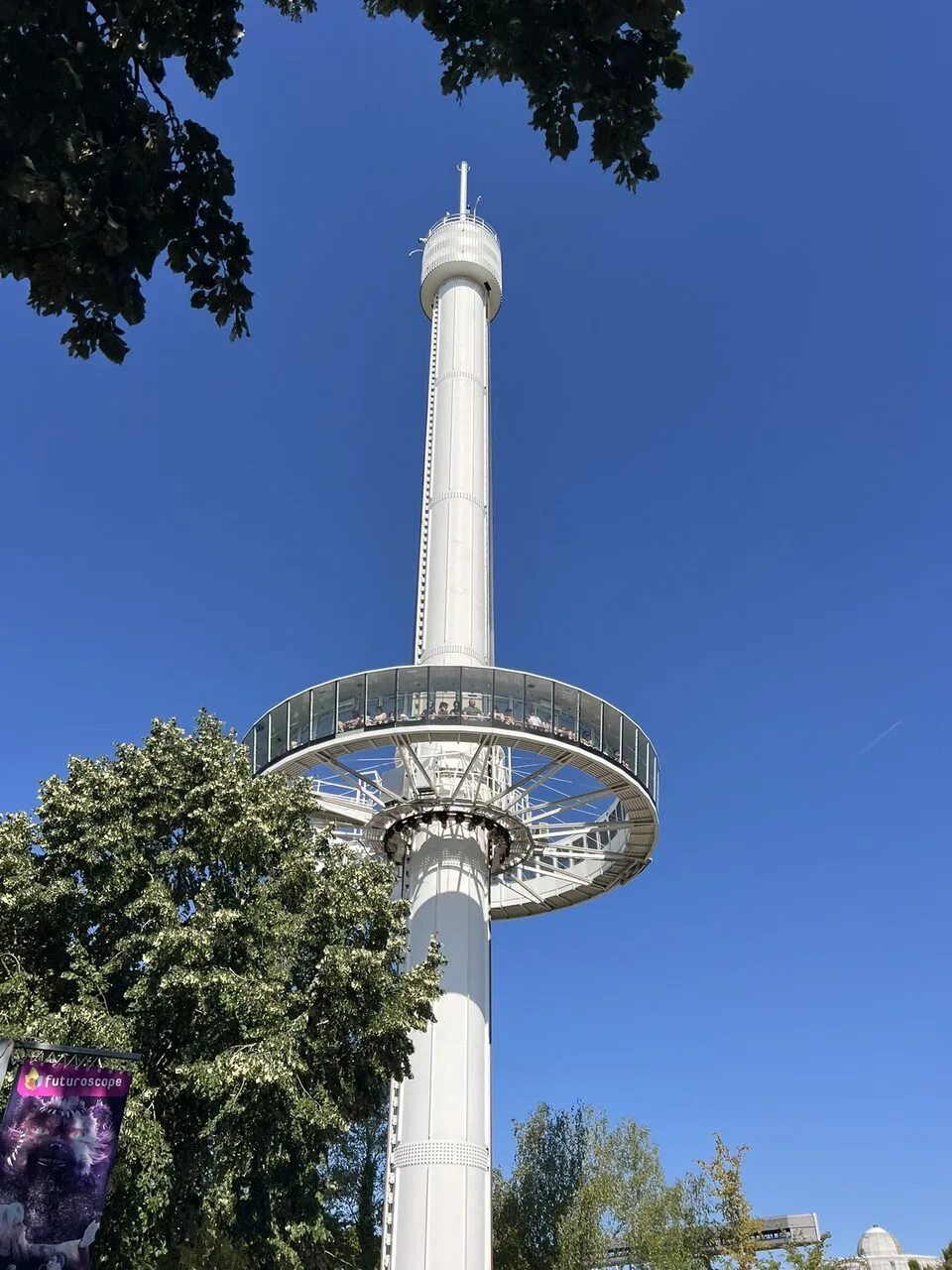 futuroscope avec de jeunes enfants