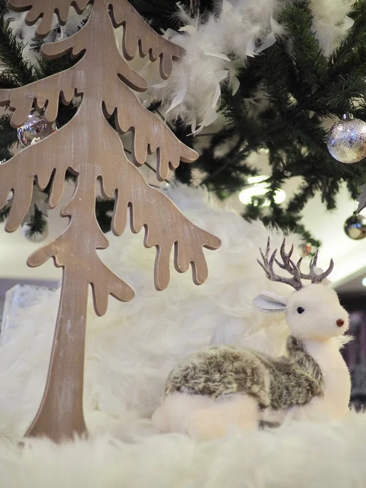 Décorations animalières hivernales au Novotel Reims Tinqueux