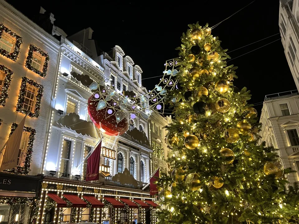 Cartier zur Weihnachtszeit in London