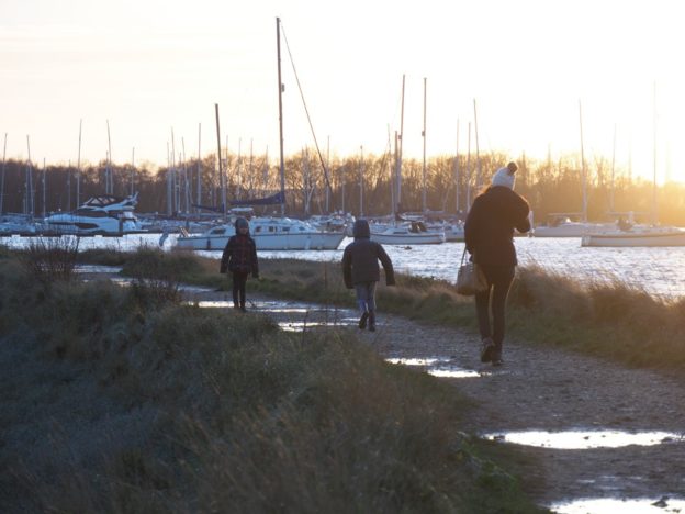 Notre vie en Angleterre (semaine 18) : l’hiver en bord de mer, l’éclipse lunaire, le rugby dans la boue et Southampton