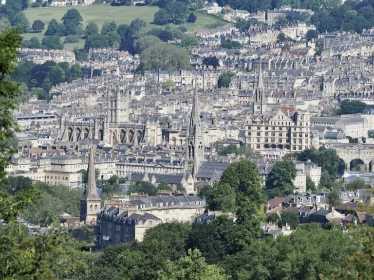Bâtiments de Bath vus depuis les collines environnantes