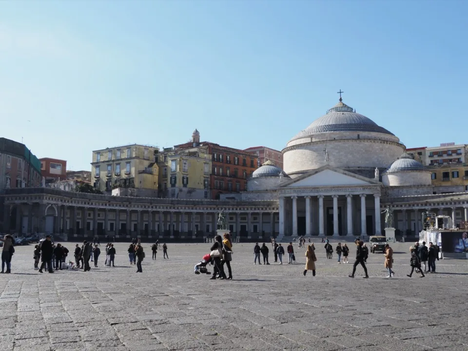 center of Naples