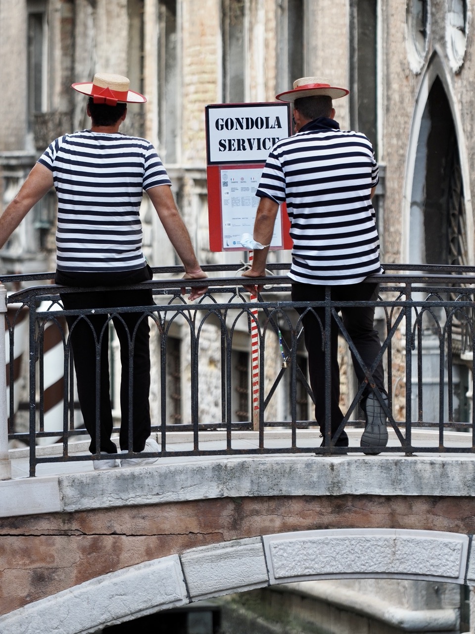 faire un tour de gondole lors d'un séjour à Venise en famille