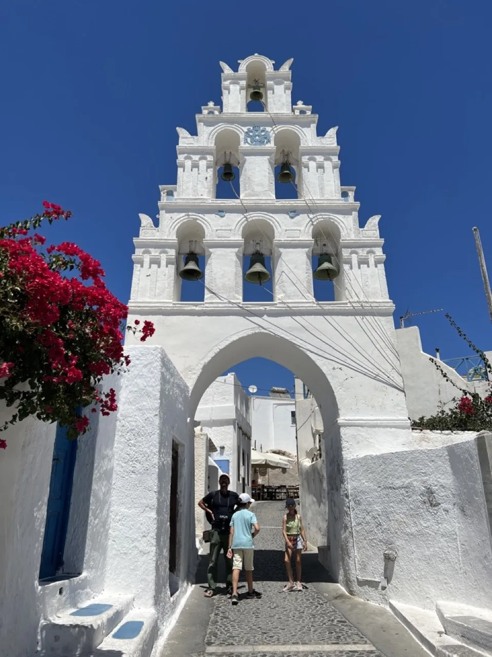 santorin a pied en bus et en famille