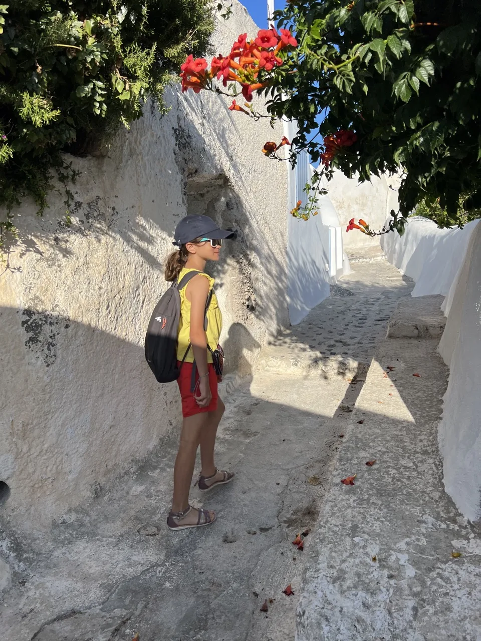 santorin a pied en bus et en famille