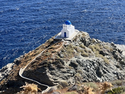4 jours à Sifnos en famille, à pied et en bus
