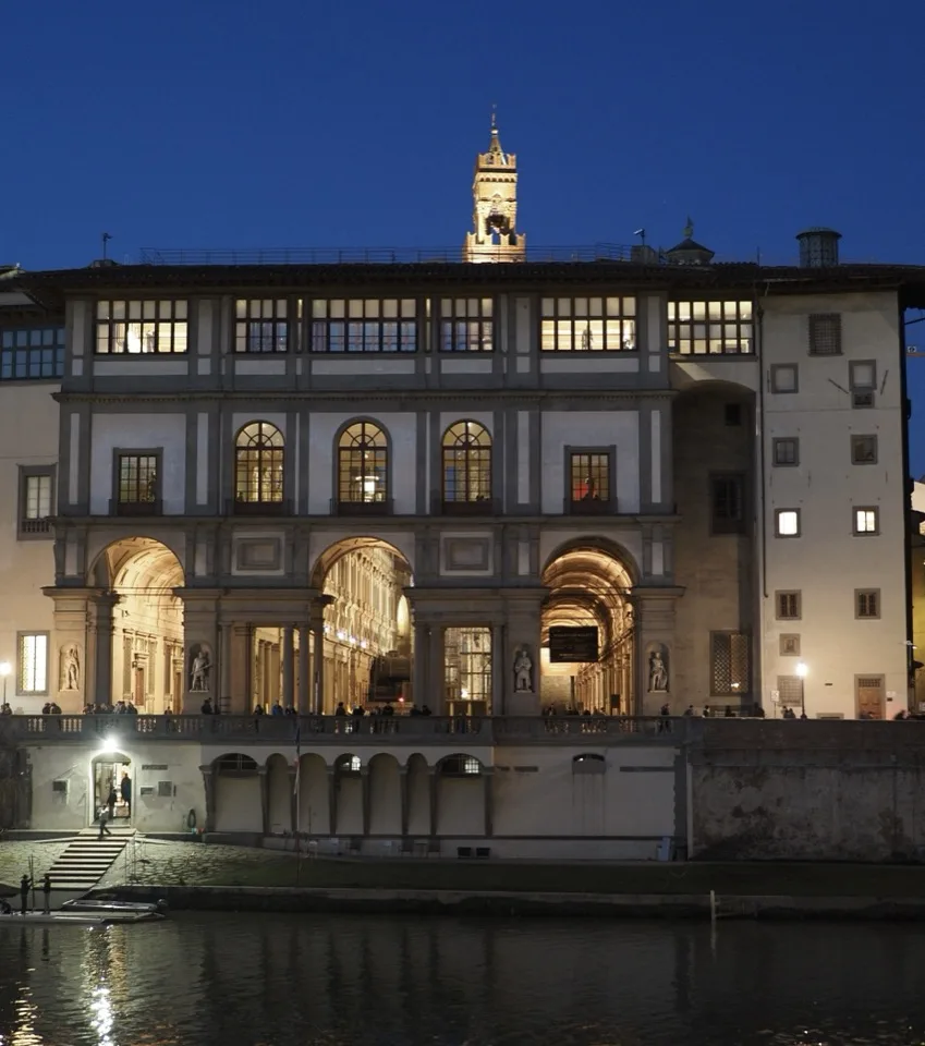 Uffizi courtyard and loggia at night