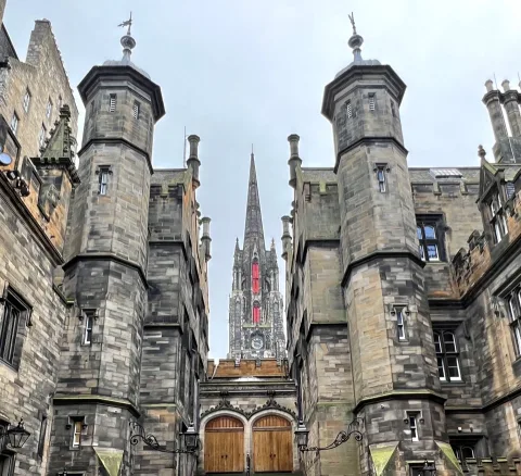 Discovering Edinburgh on the trail of Harry Potter during our mother-daughter weekend!