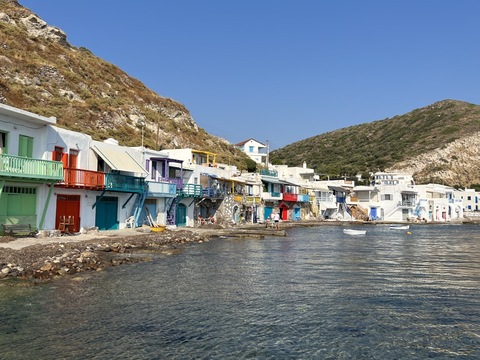 4 jours à Milos en famille : à pied et en bus !