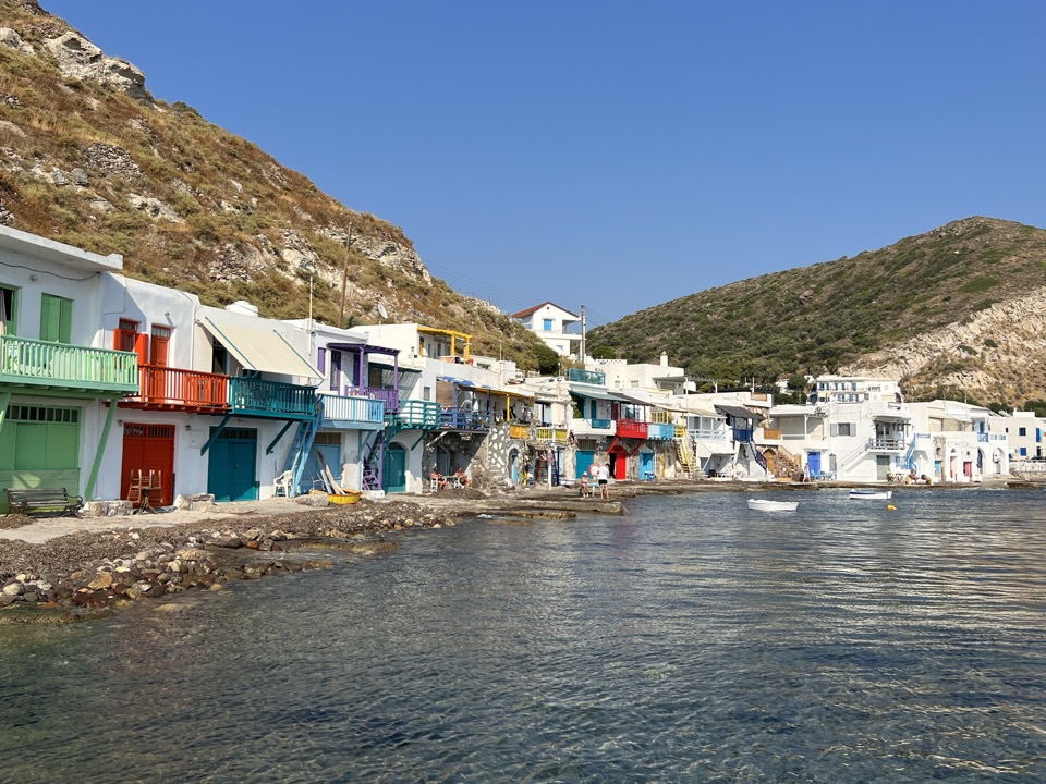 4 jours à Milos en famille : à pied et en bus !
