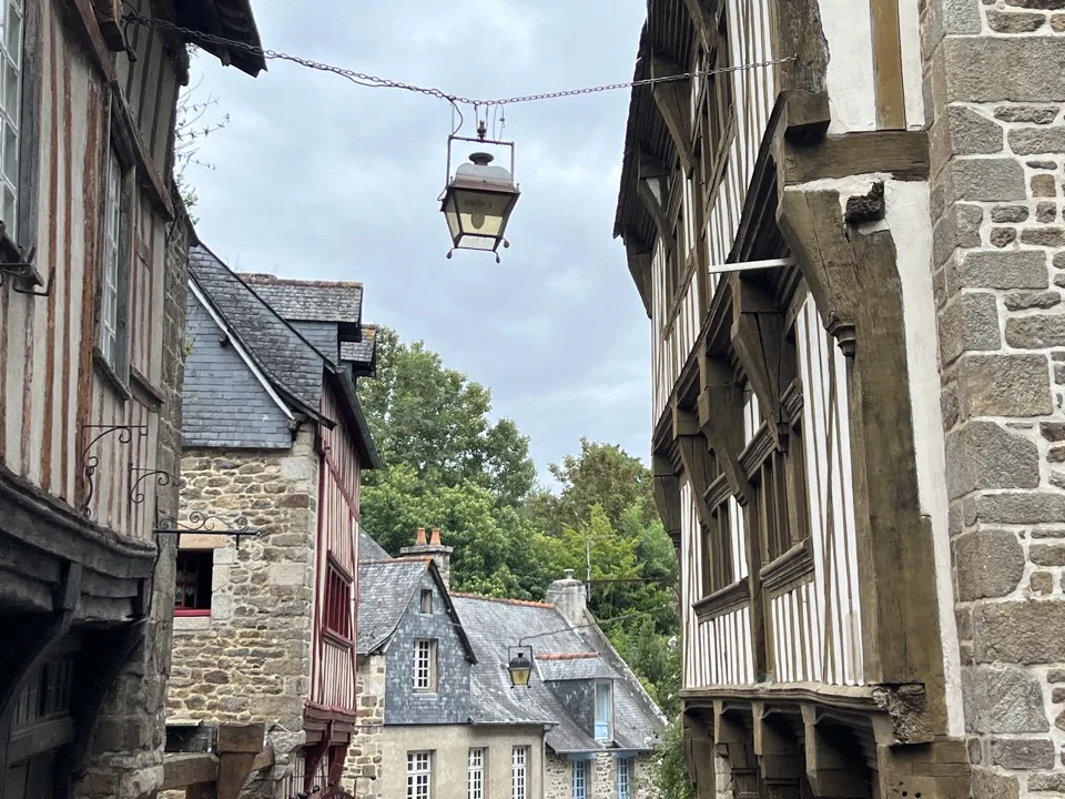 dinan