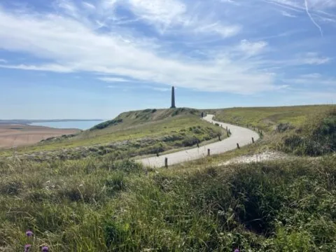 Mit dem Fahrrad an der Côte d'Opale von Calais nach Boulogne-sur-Mer: unsere 55 km auf der Vélomaritime – mit Etappen, Schwierigkeit, Tipps und Unterkunft.