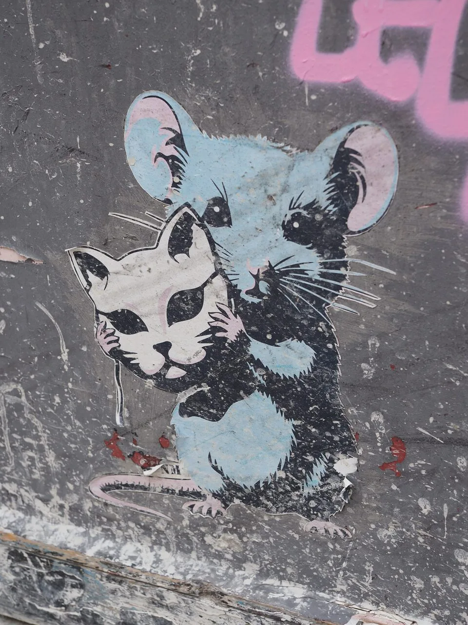street art rue alphand paris